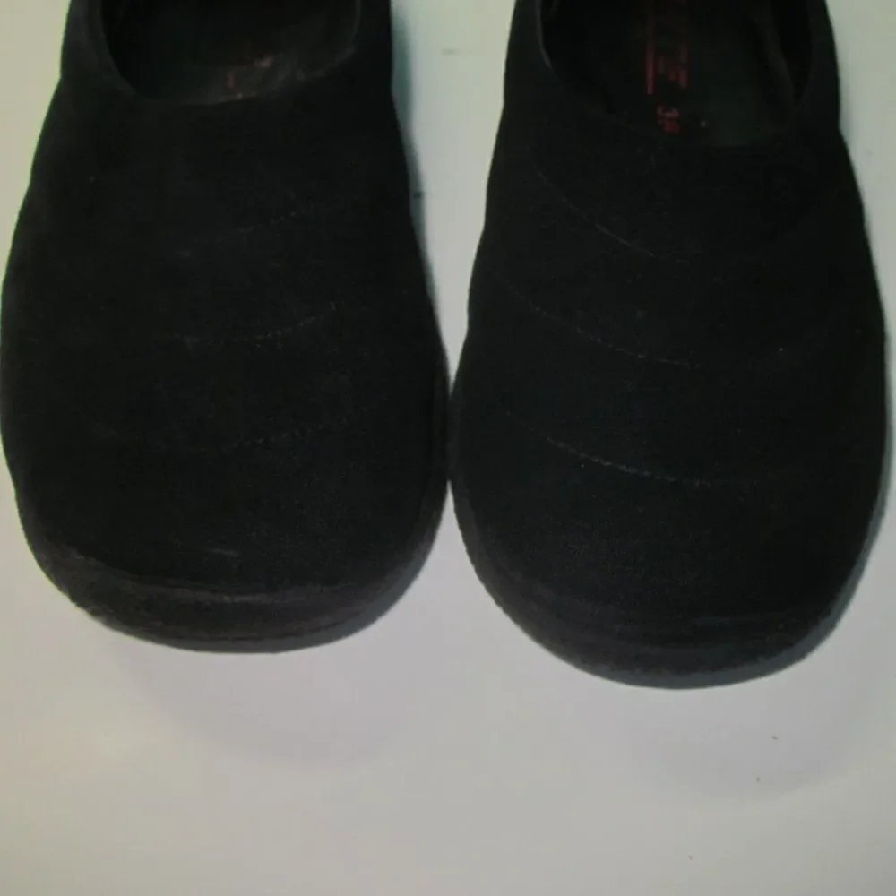 Zante Womens Size 7.5 / 38 EU Flats Black Suede Made in Italy Non-Slip Sole